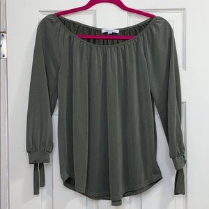 Green off the shoulder 3/4 sleeve top